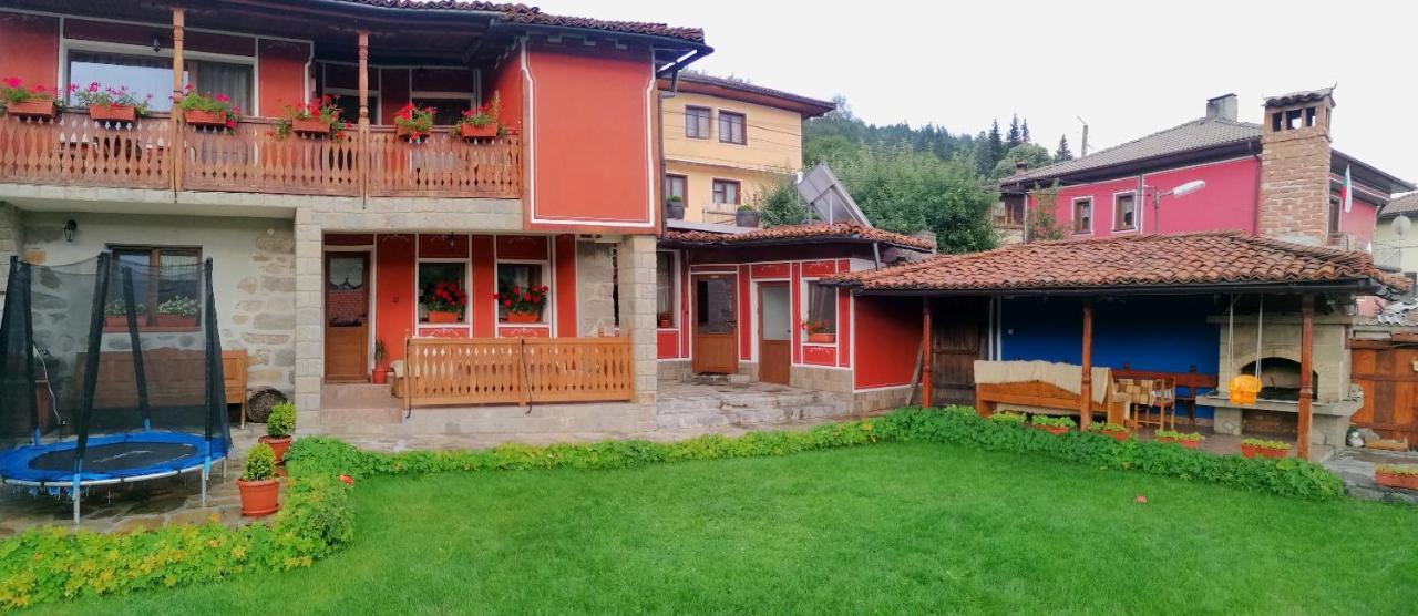 Радкината къща Hotel Копривщица Екстериор снимка