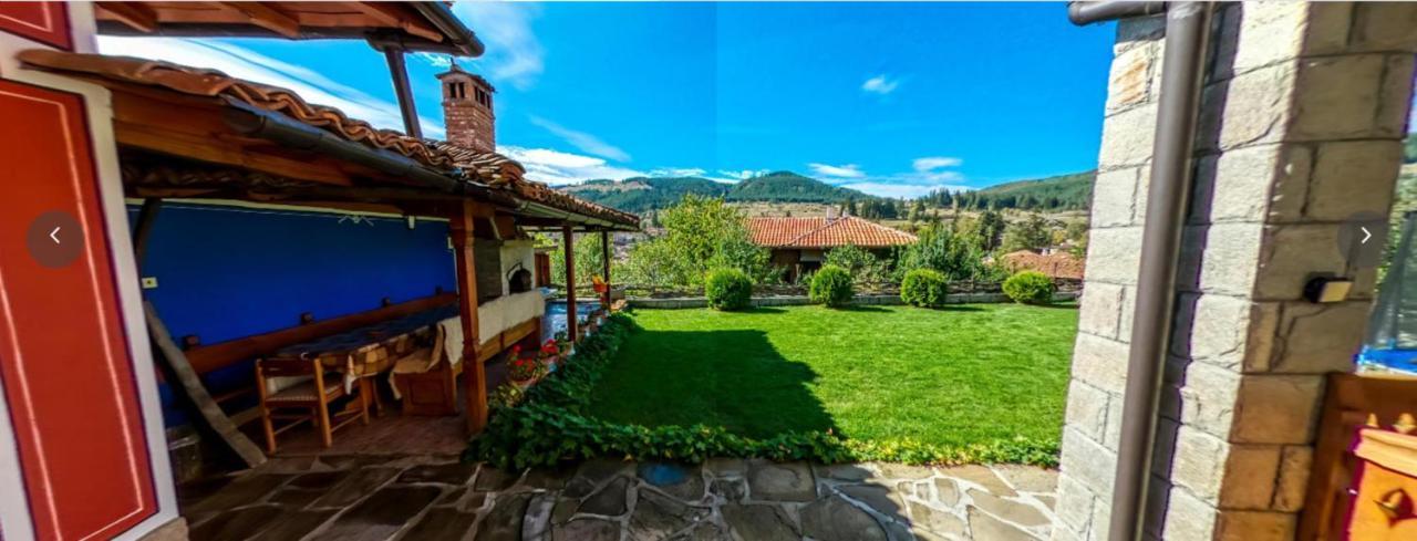 Радкината къща Hotel Копривщица Екстериор снимка