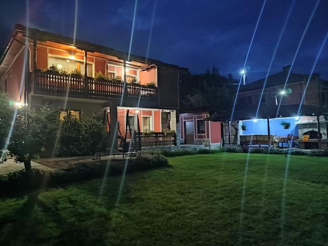 Радкината къща Hotel Копривщица Екстериор снимка